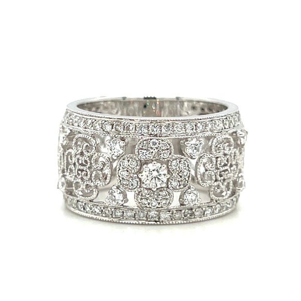 18k White Gold Floral Diamond Fashion Band